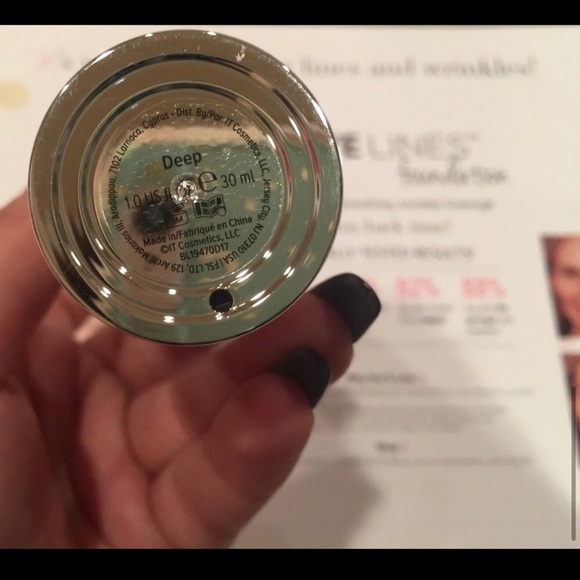 It cosmetics bye bye lines foundation - Picture 7 of 9